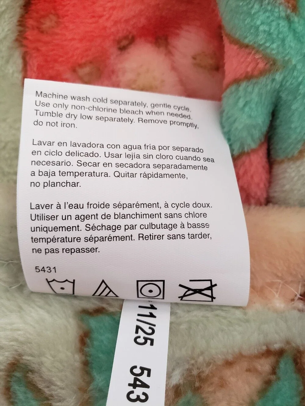 Beatrix Potter Peter Rabbit Sage Green 50x70  Strawberry Plush Throw Blanket NWT